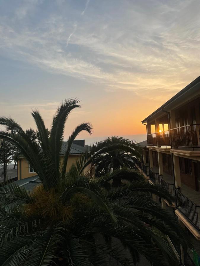 Kvariati Palma Hotel Exteriör bild