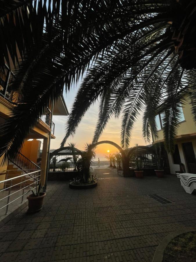 Kvariati Palma Hotel Exteriör bild